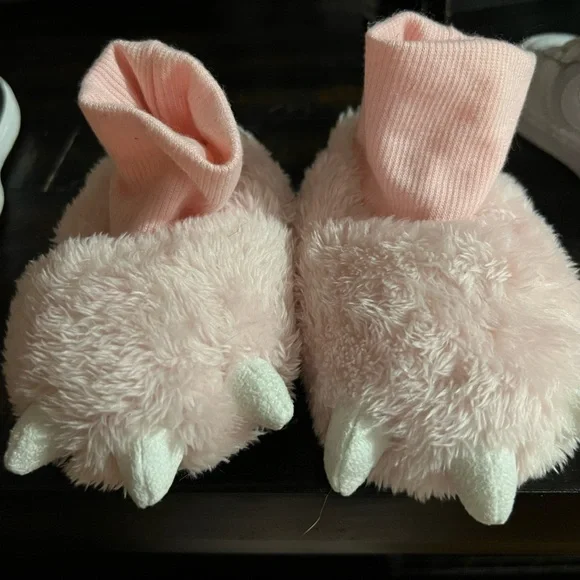 Carters pink dinosaur slippers size 12-18 month great condition never worn - Picture 1 of 4